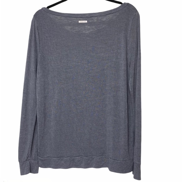 Victoria Secret Long Sleeve Crew Neck Shirt small - Picture 10 of 10